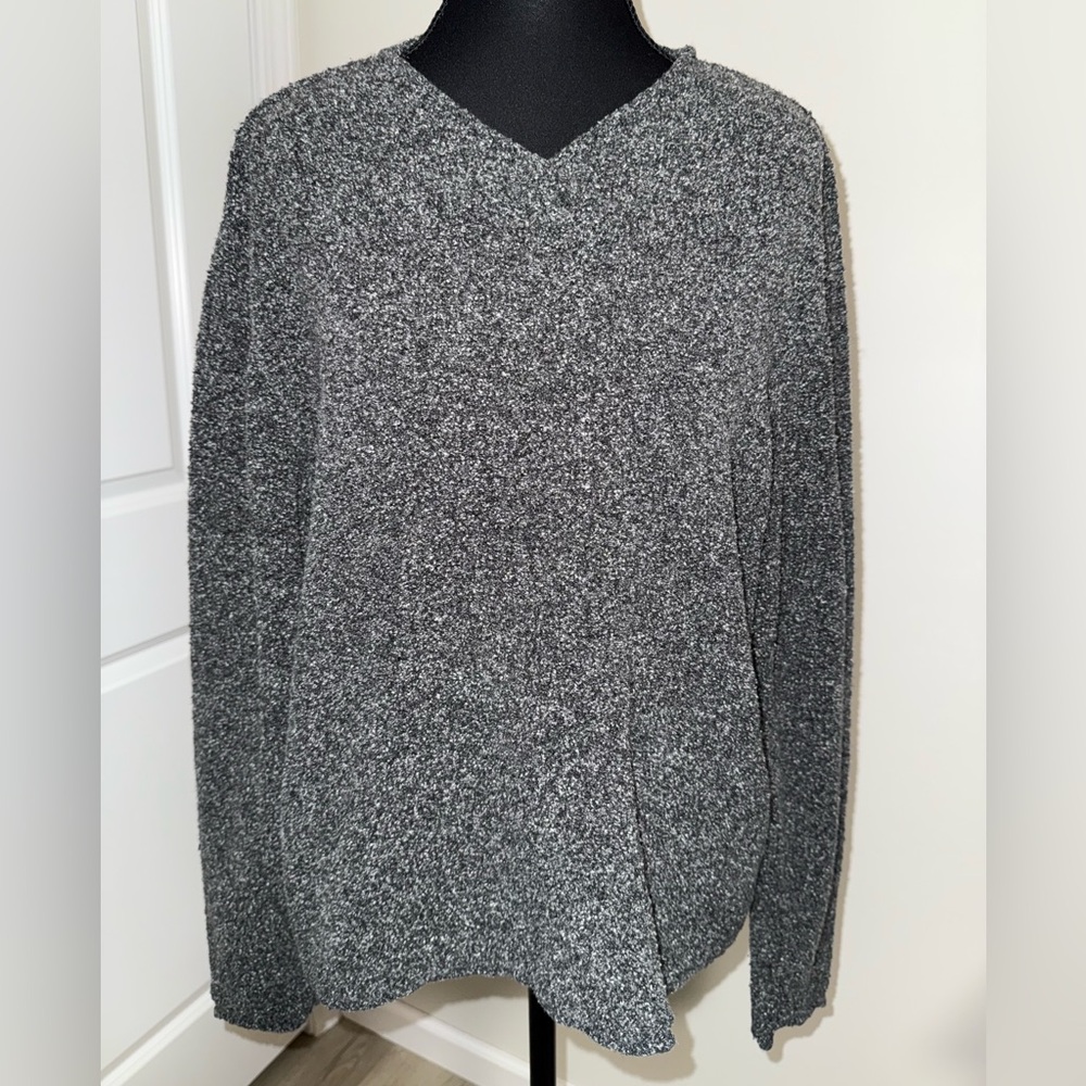 Columbia Heather Gray V-Neck Sweater